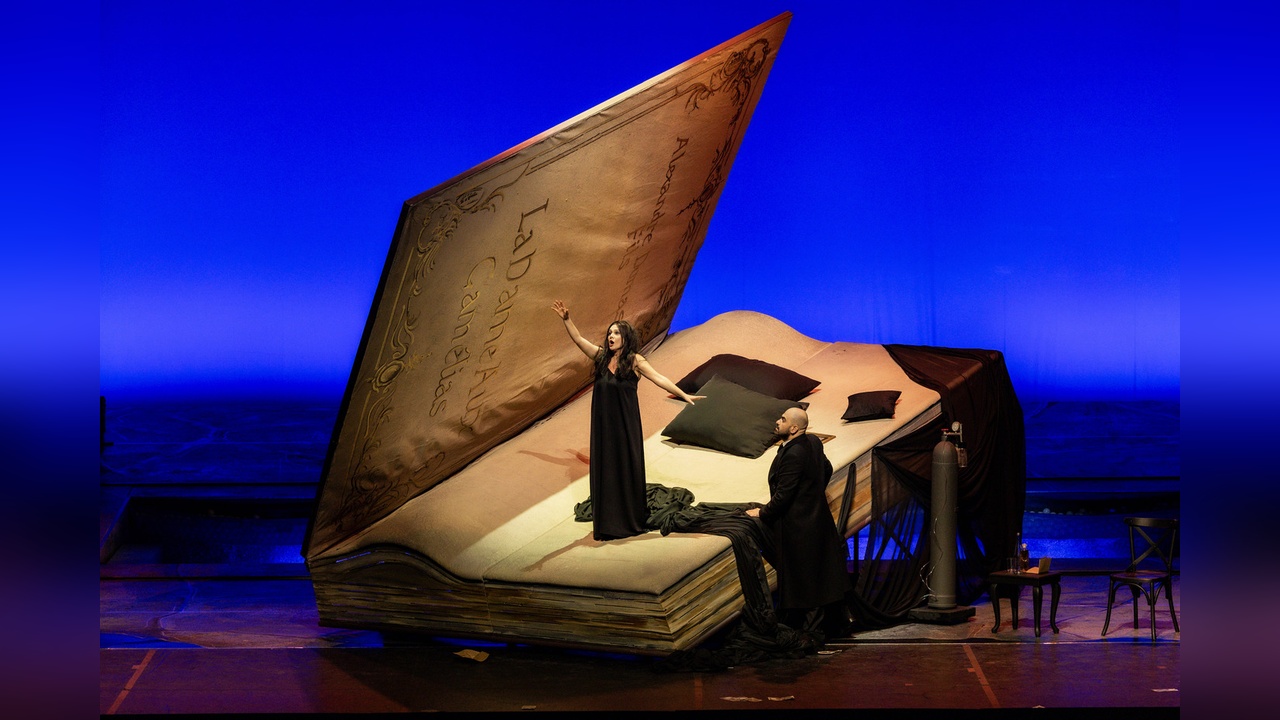 'La Traviata' Operası, AKM'de Sahnelendi