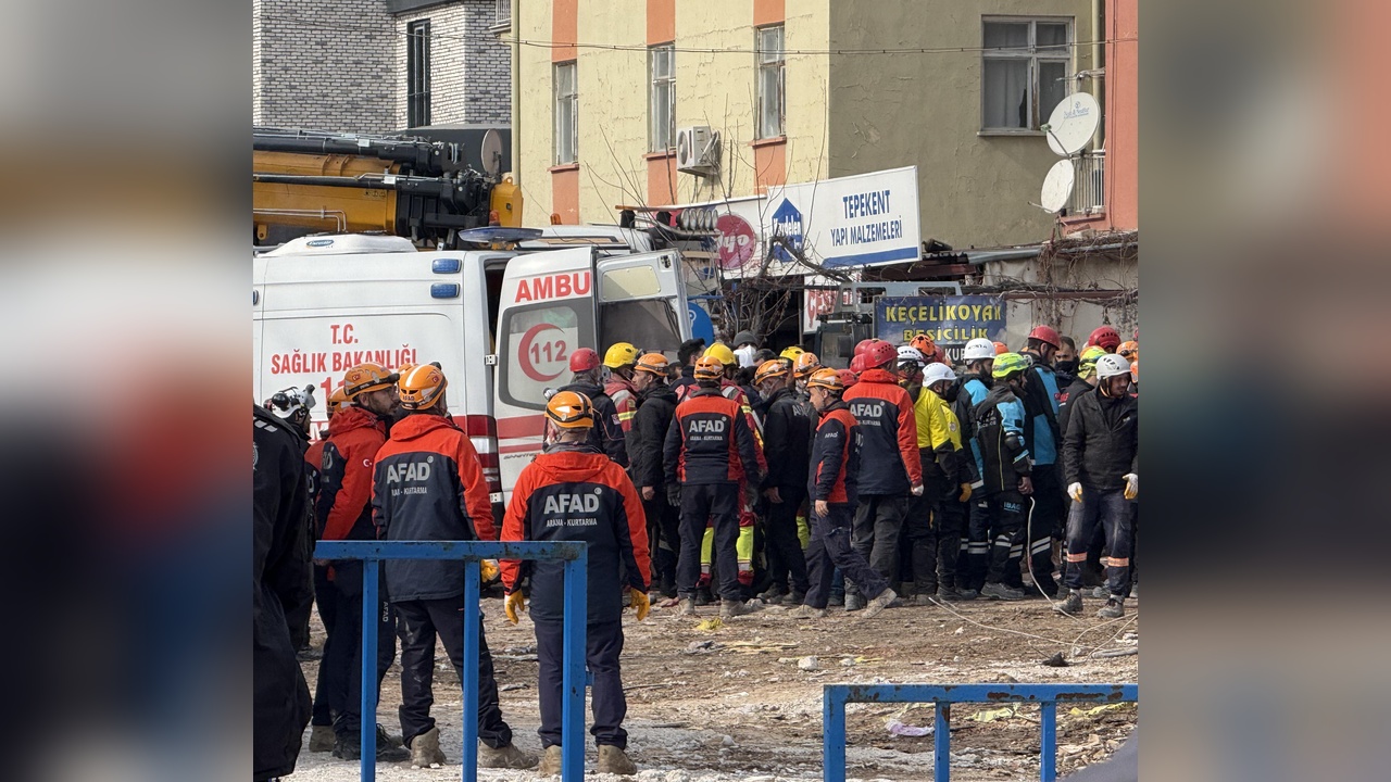 Konya'daki Çöken Binada İki Cansız Bedene Ulaşıldı