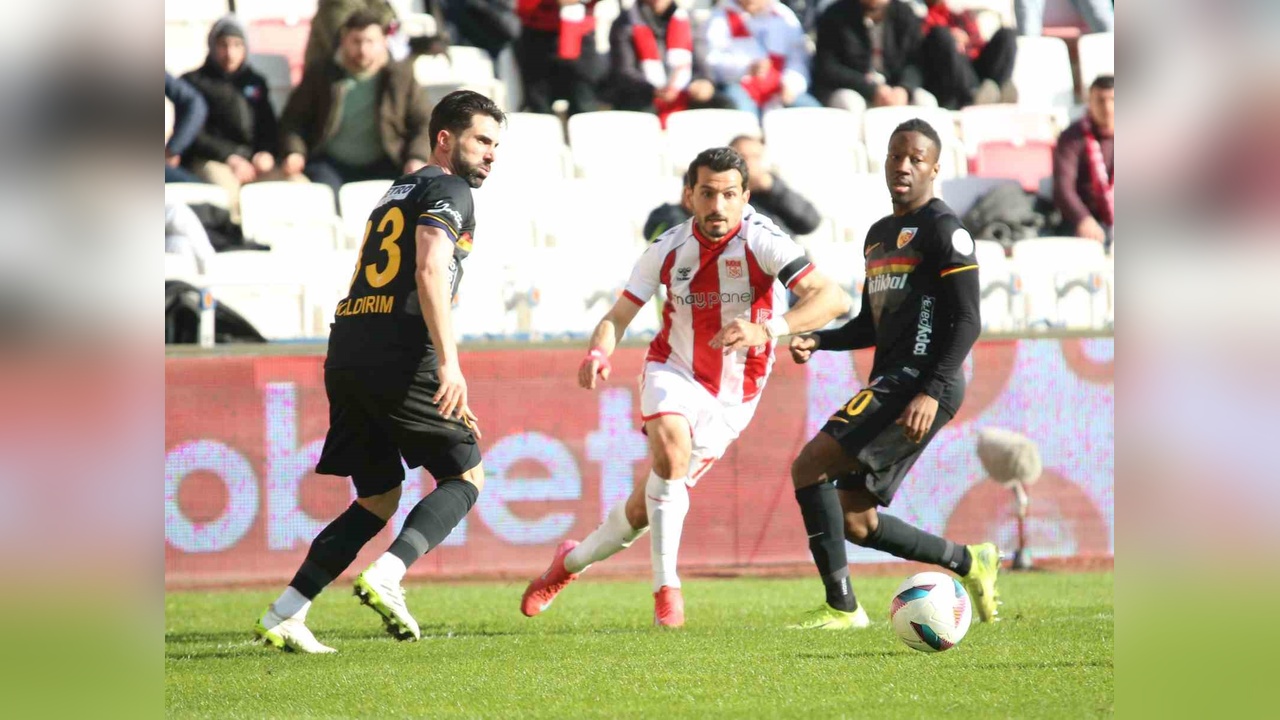Sivasspor, Kayserispor'u Farklı Geçti
