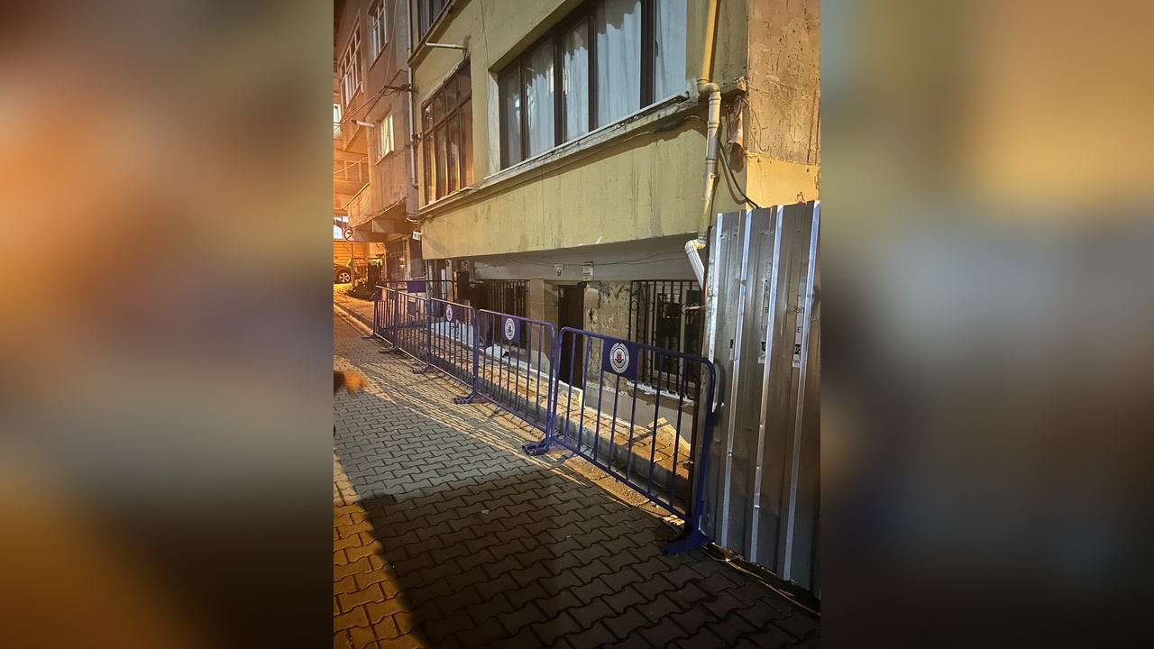 Çağlayan'daki Hasarlı Bina Kontrol Altına Alındı