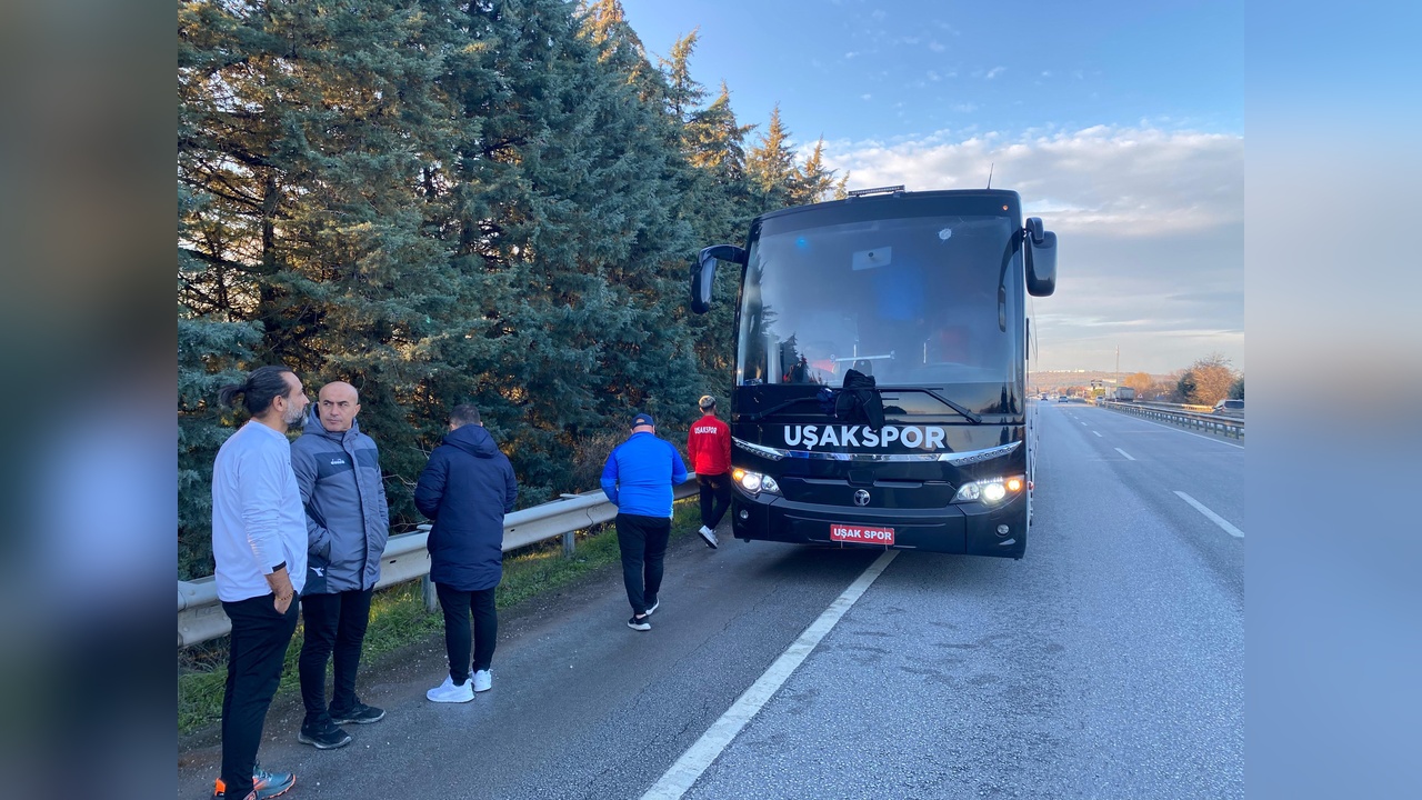 Uşakspor'un Otobüsüne Taşlı Saldırı Gerçekleşti