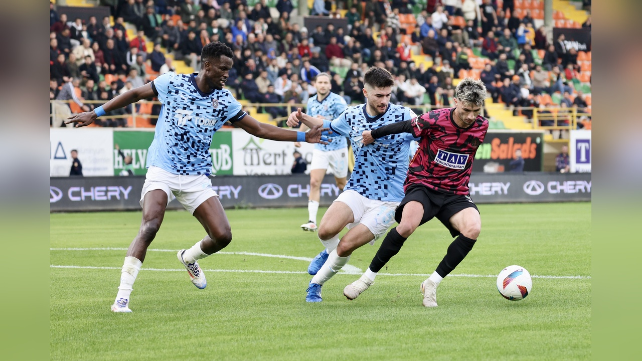 Alanyaspor, Başakşehir'i 5-4 Geçti