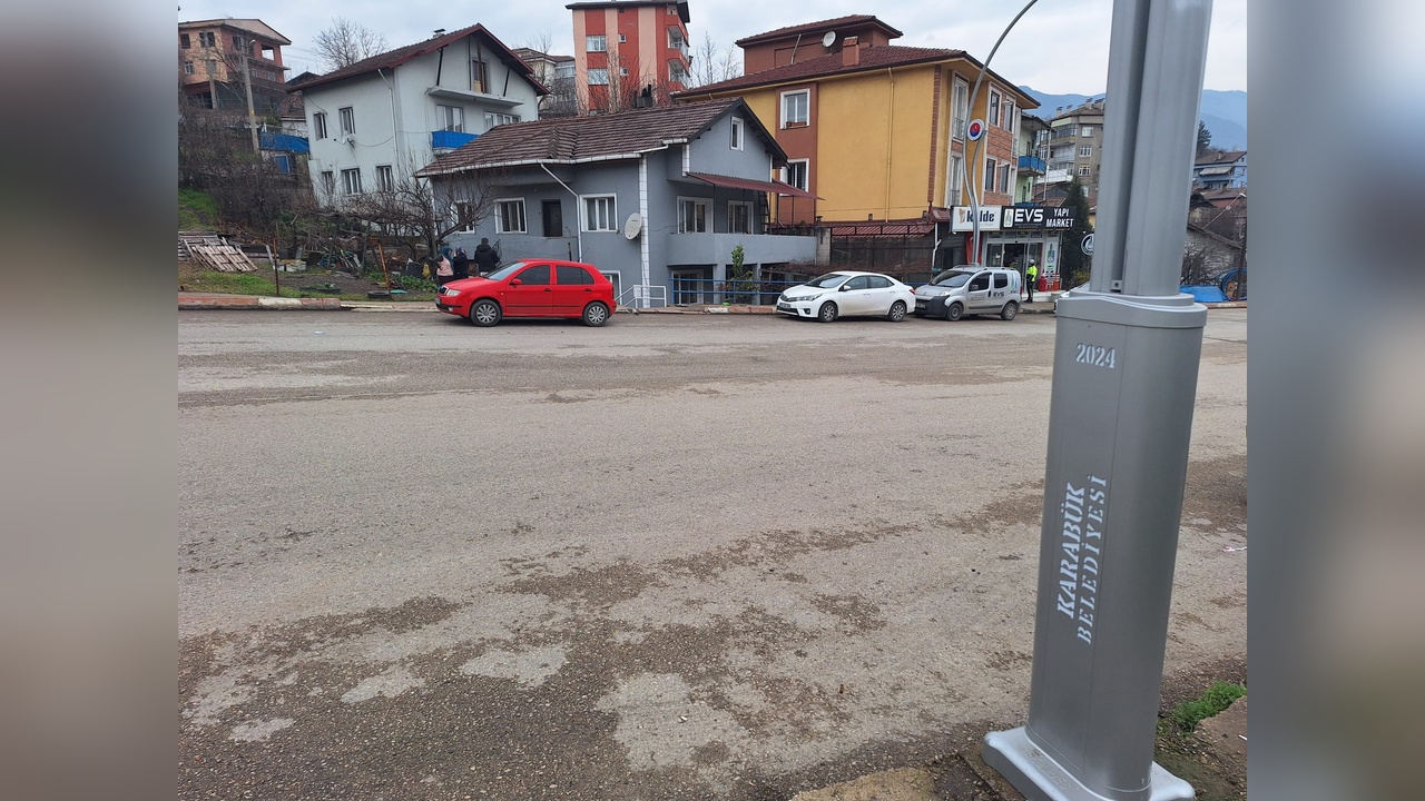 Otomobil Kazasında Çocuk Yaralandı, O Anlar Güvenlik Kamerasında