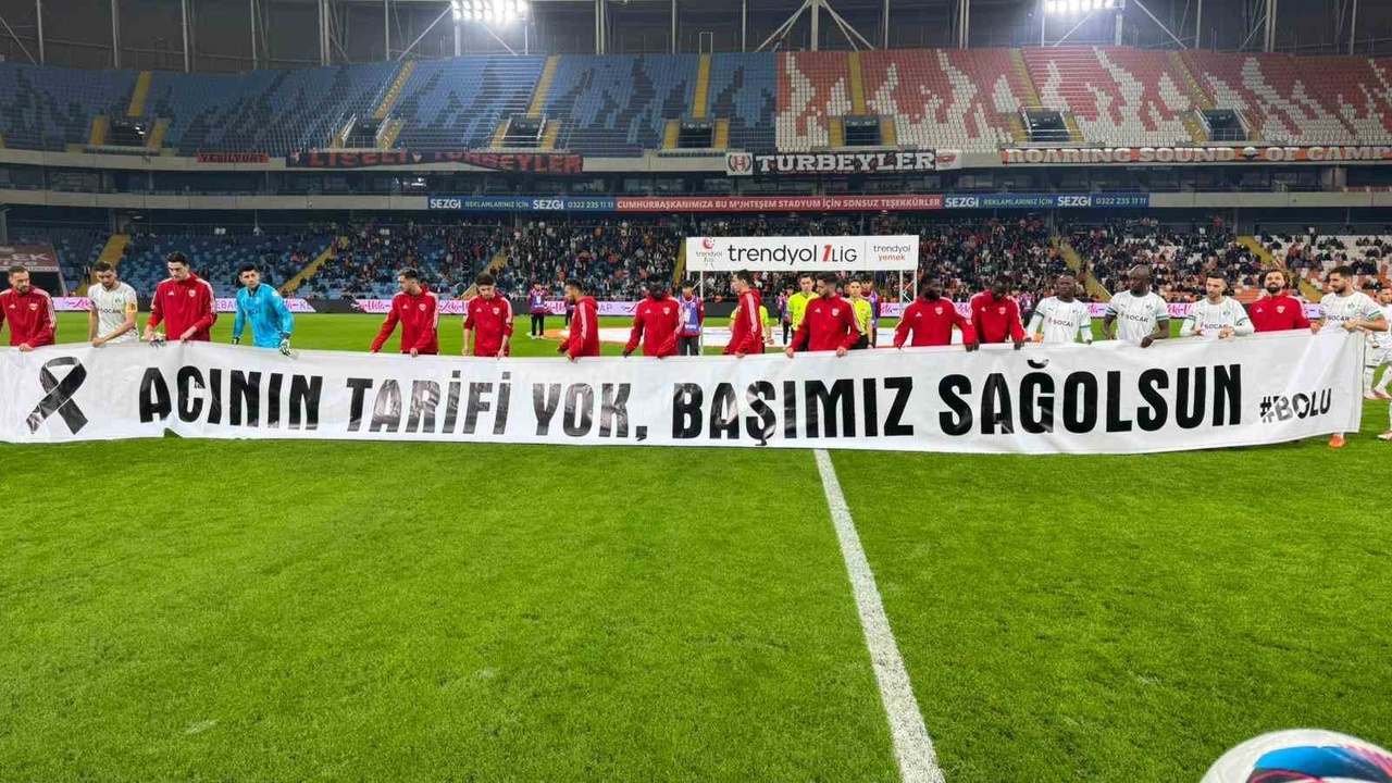 Adanaspor, Yas Nedeniyle Siyah Forma ile Sahada