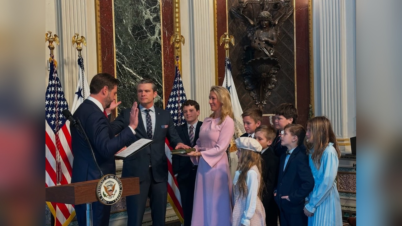 Pete Hegseth, ABD'nin Yeni Savunma Bakanı Olarak Göreve Başladı
