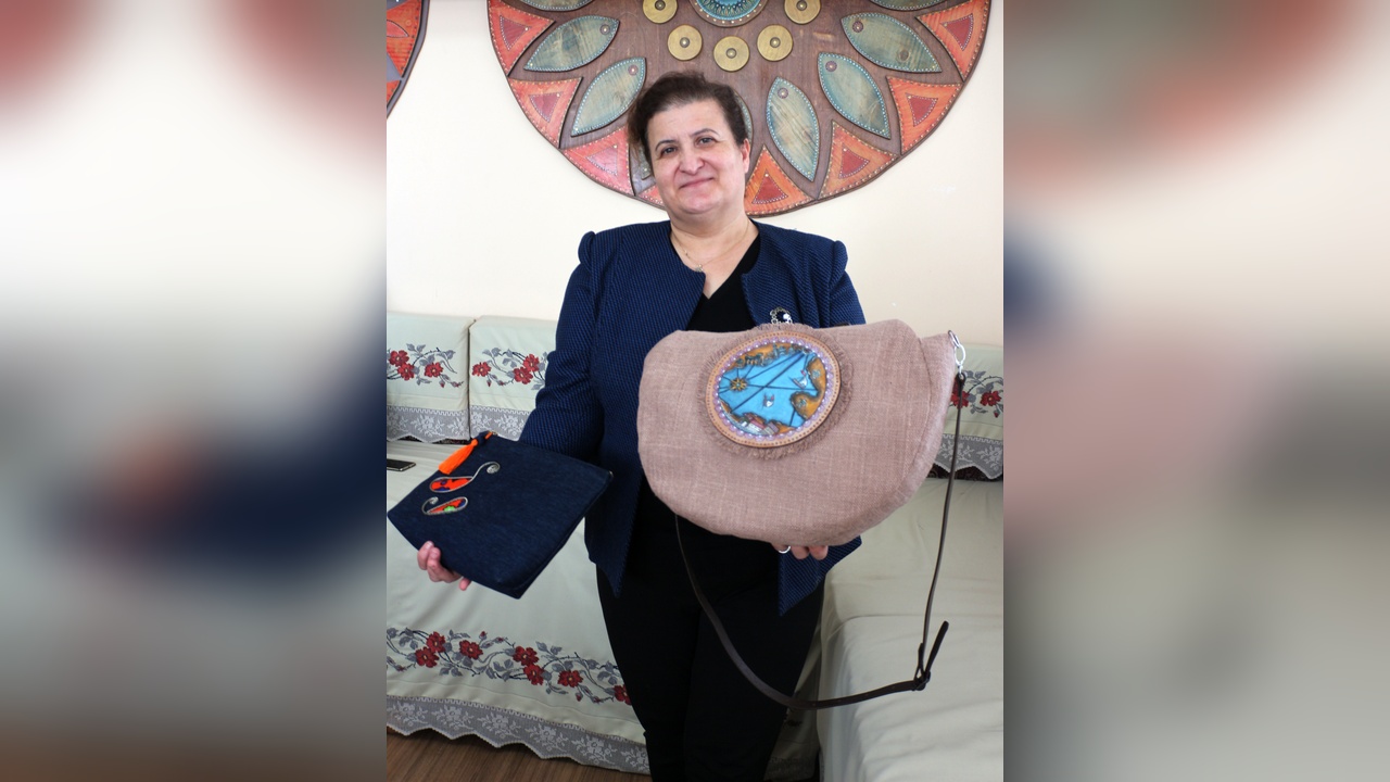 Atık Kumaşlardan Şık Çantalar Üretiliyor