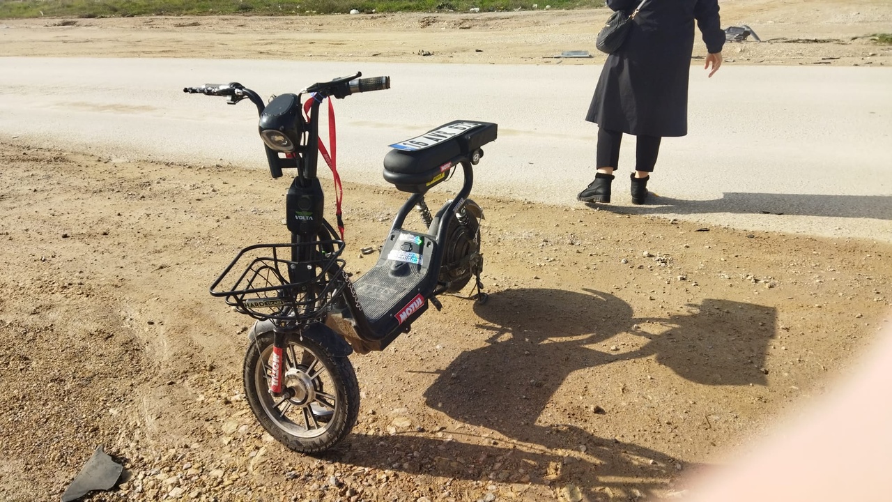 Otomobil ve Elektrikli Bisiklet Çarpışması: 12 Yaşındaki Çocuk Yaralı