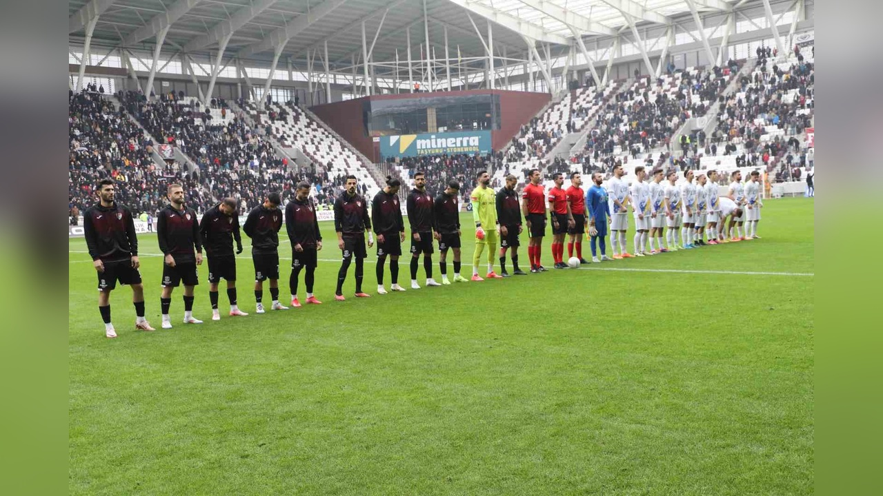 Elazığspor, Belediye Derincespor'u Mağlup Etti