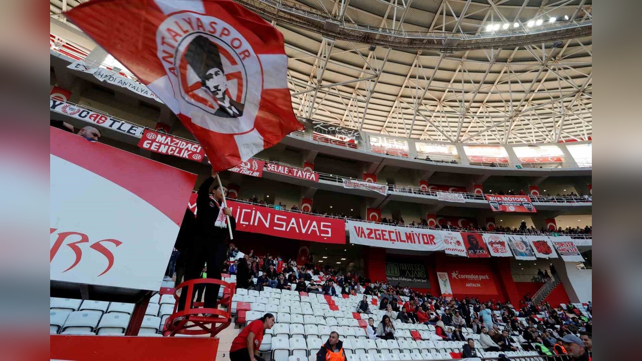 Antalyaspor ve Beşiktaş Arasında Golsüz Beraberlik