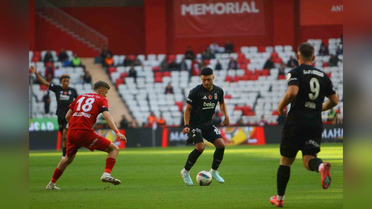 Solskjaer, Takımda İki Yeni Değişiklik Yaptı
