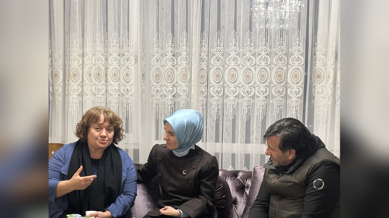 Bakan Göktaş, Yangın Faciasında Oğullarını Kaybeden Aileyi Ziyaret Etti