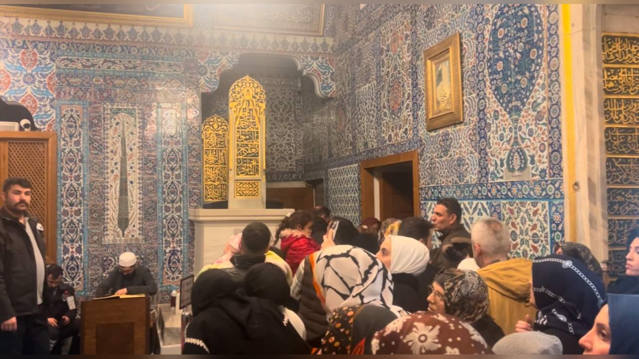 Miraç Kandili İstanbul'da Coşkuyla Kutlandı
