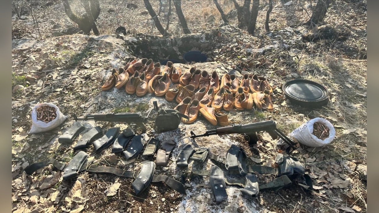 Diyarbakır'da Terör Örgütüne Ait Silah ve Mühimmat Bulundu
