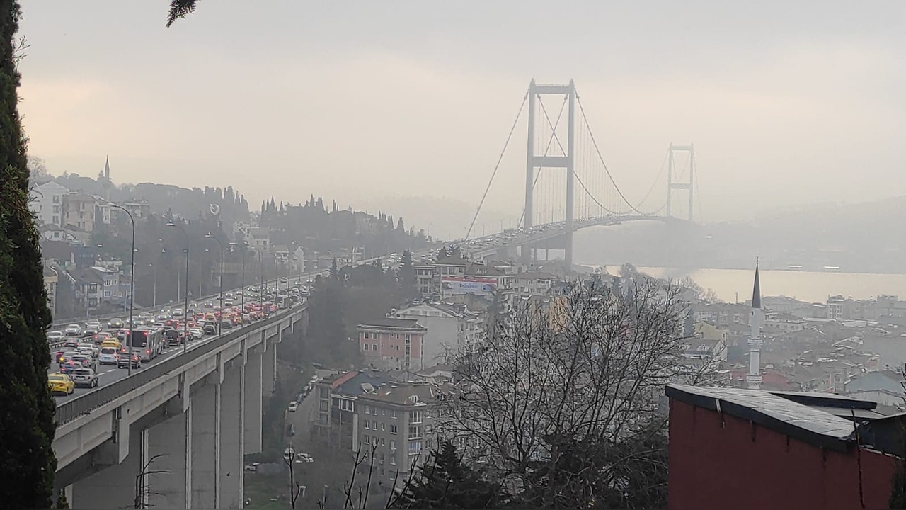 İstanbul Boğazı'nda Görüş Mesafesi Düşüyor