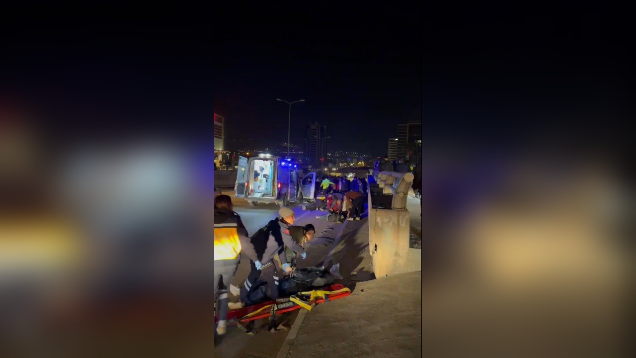 Motosiklet Kazasında Bir Kişi Hayatını Kaybetti, Üç Kişi Yaralandı