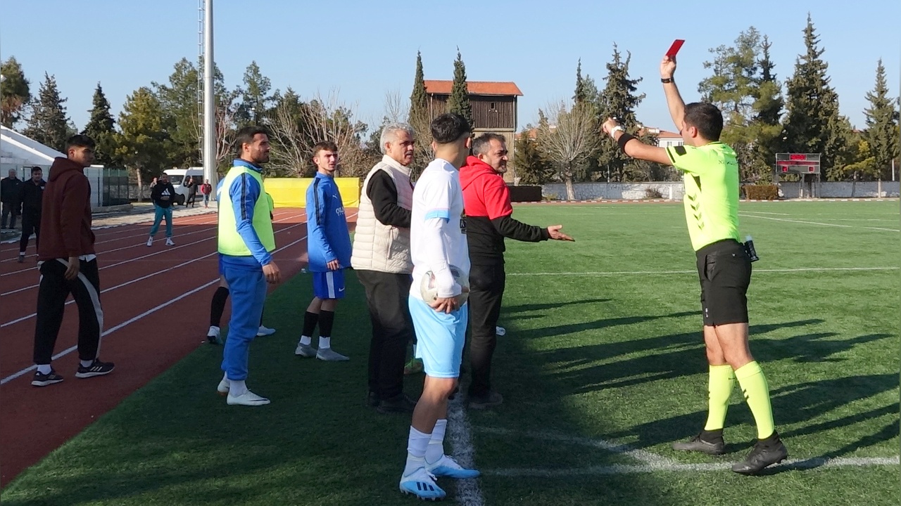 Burdur'daki Amatör Maçta Gergin Anlar Yaşandı
