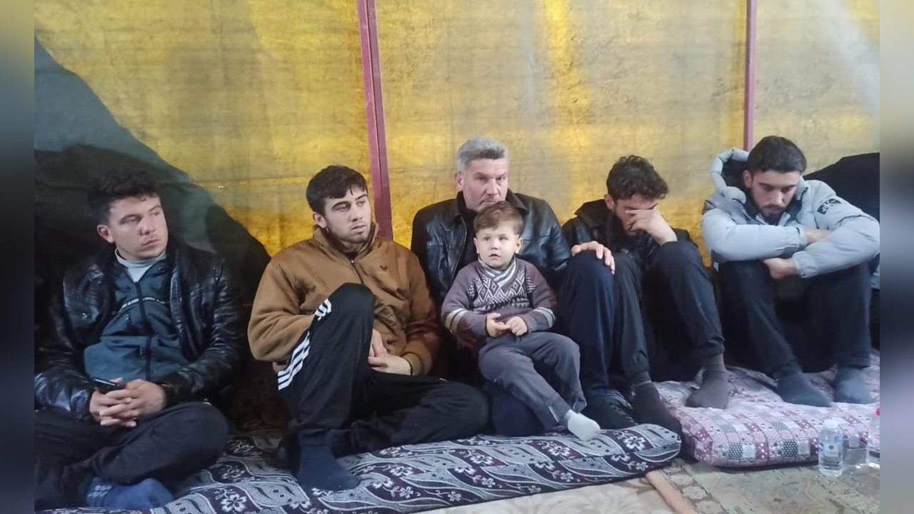 Çöken Binada Zil Çalışmadı, 5 Kişi Enkaz Altında Kaldı