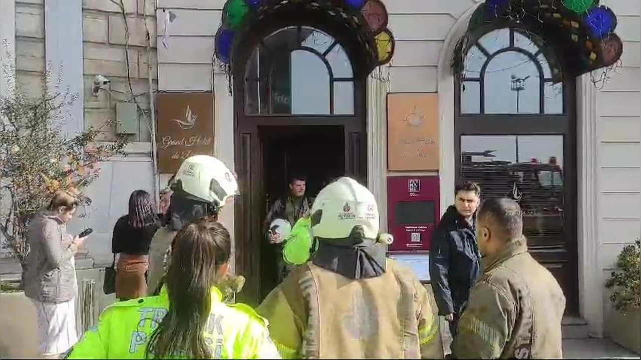 Beyoğlu'ndaki Otelde Yangın Paniği