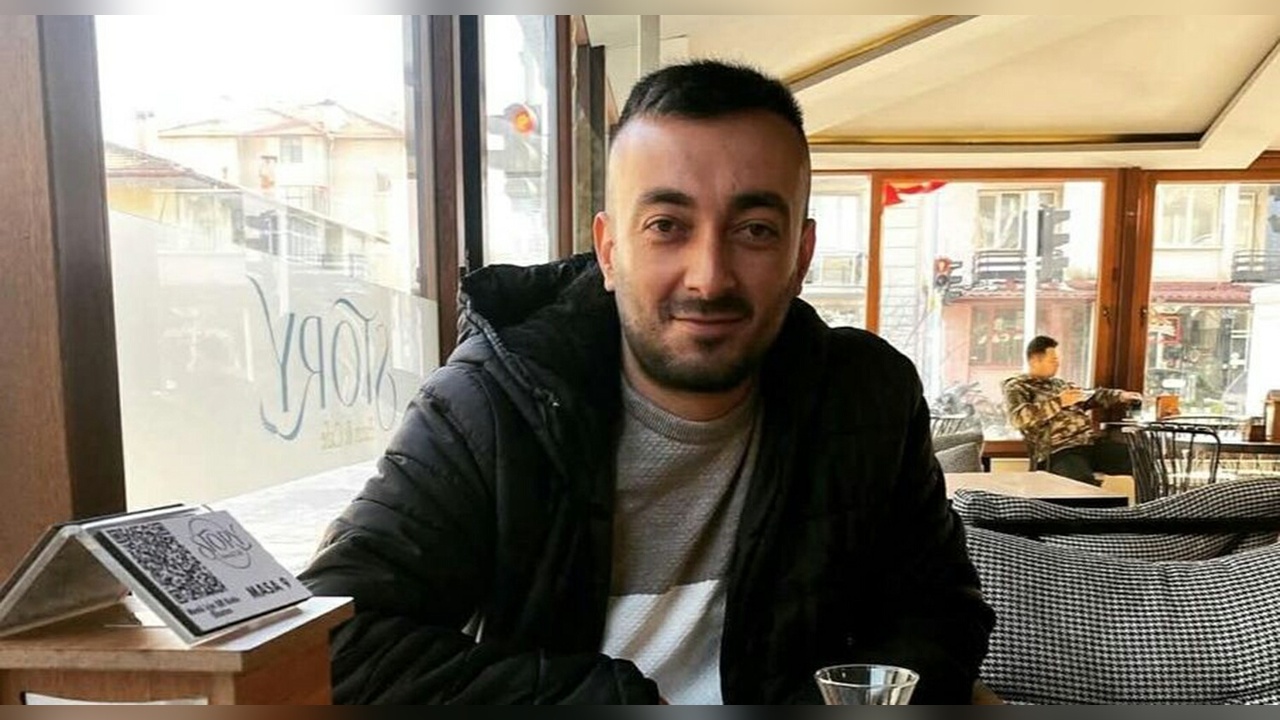 Bıçaklama Olayında Hayatını Kaybeden Enis Son Yolculuğuna Uğurlandı