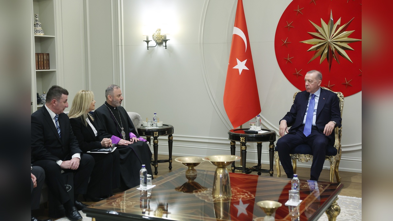 Cumhurbaşkanı Erdoğan, Vartan Kerabaydzar Kirakos Kazancıyan ile Bir Araya Geldi