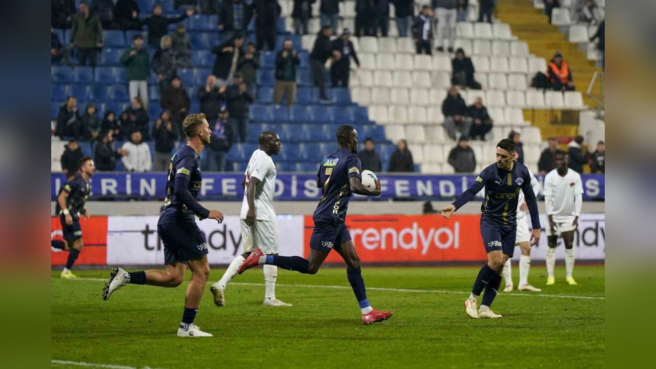 Süper Lig'de 21. Haftada Gol Yağmuru: 42 Gol Atıldı