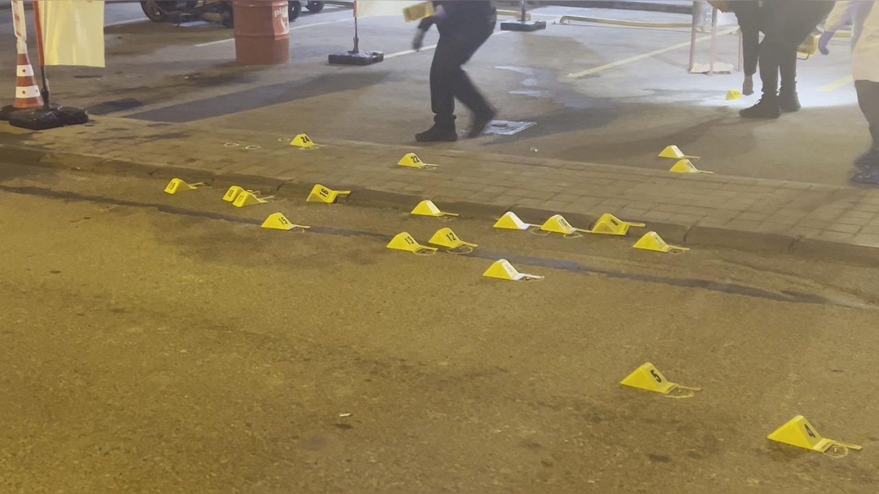 Avcılar'da Dönerciye Silahlı Saldırı: Üç Kişi Yaralandı
