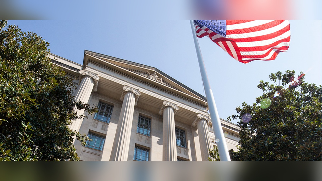 Trump Soruşturmasında Çalışanlar İşten Çıkarıldı