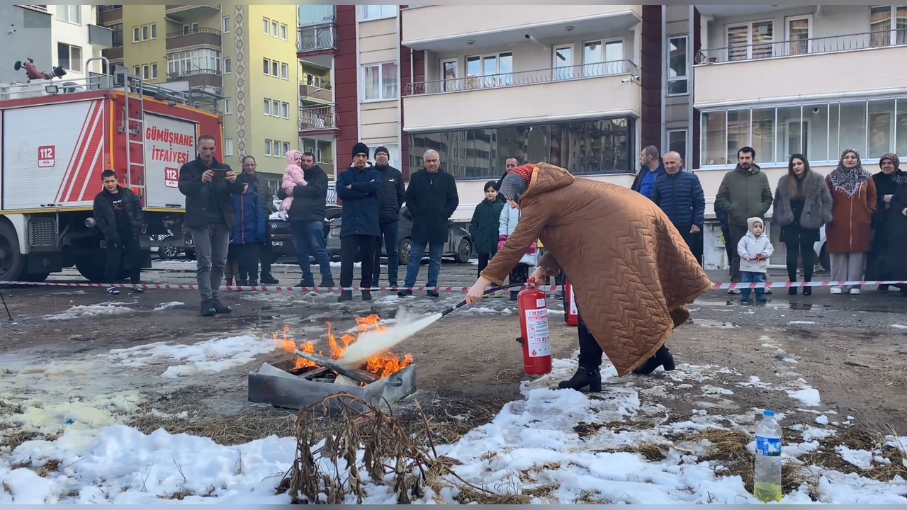 Site Sakinleri Yangın Tatbikatında Bir Araya Geldi