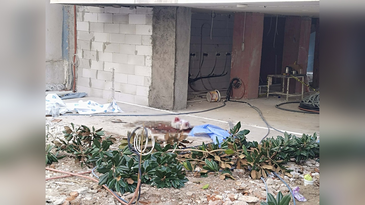 İzmir'de Çatıdan Düşme Olayında Bir İşçi Hayatını Kaybetti