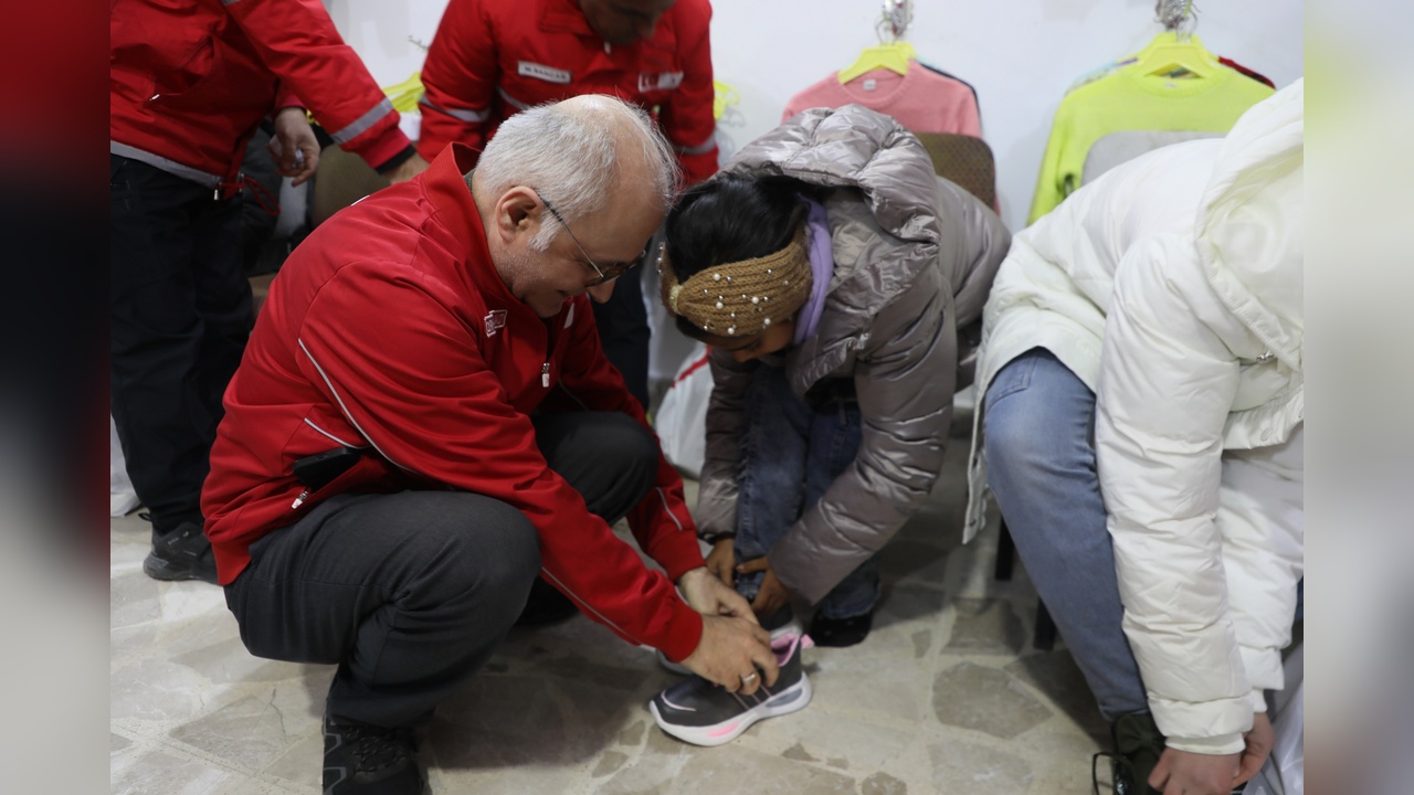 Halep'te Türk Kızılay'dan Sevgi Mağazası Açılışı