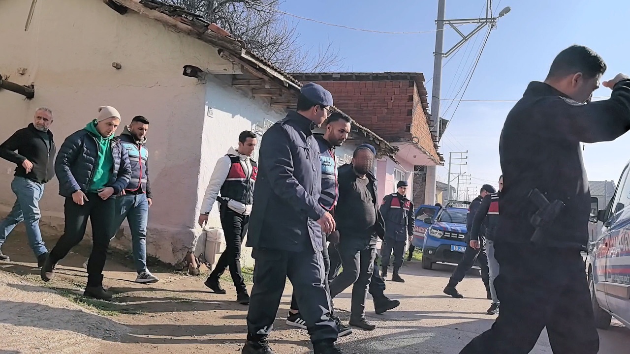 Eve Kilitlenen Şüpheli, 24 Saat Sonra Jandarmaya Teslim Oldu