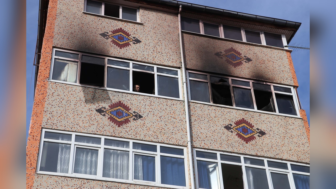 Yangında Çocuklarını Kurtaran Esraa'nın Cenazesi Suriye'ye Gönderiliyor