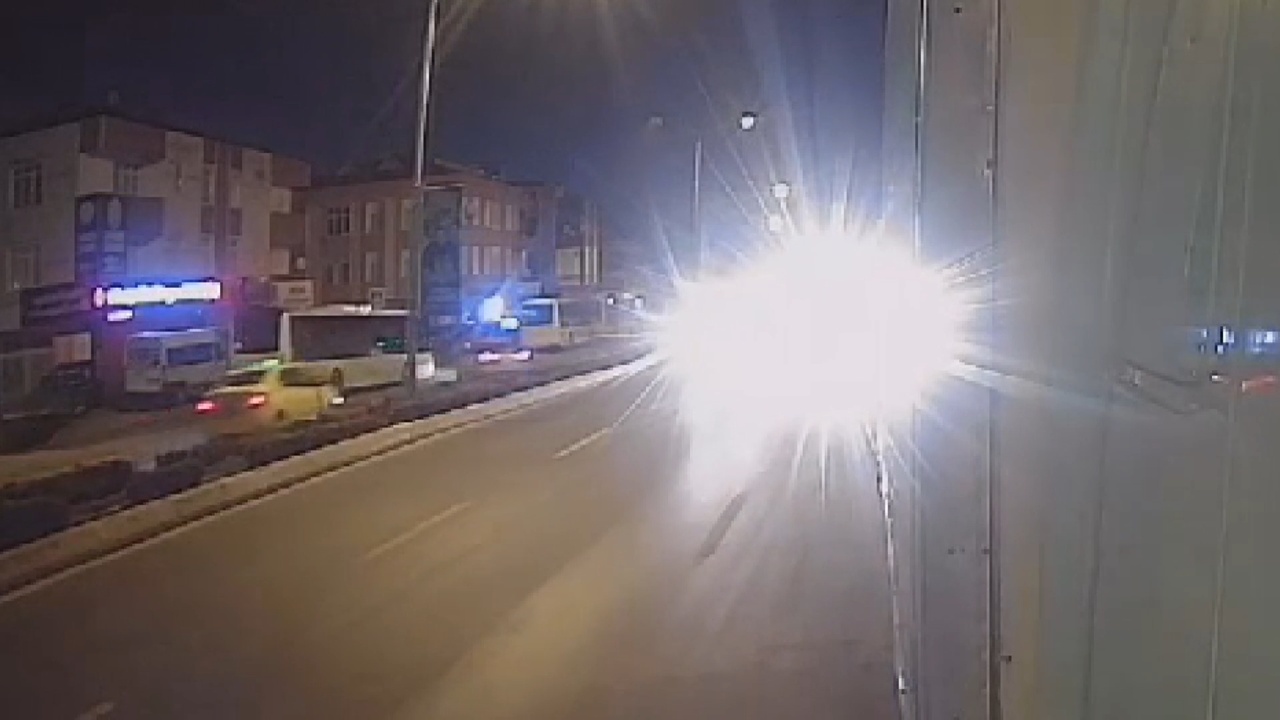 Ataşehir'de Trafik Kazası: Bir Kişi Hayatını Kaybetti, İki Kişi Yaralandı
