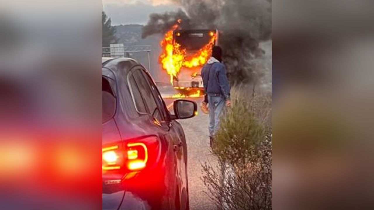 Servis Otobüsü Yangını, Yolcuları Korkuttu