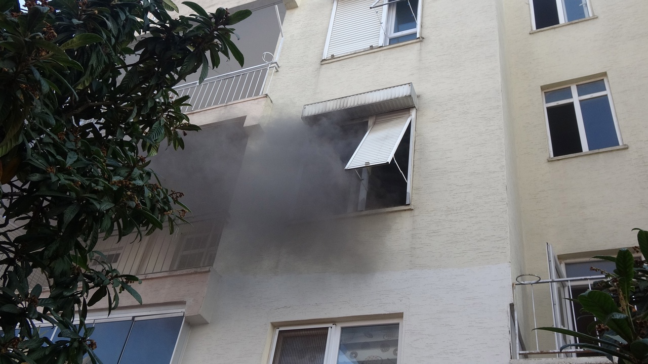 Komşularının Yangında Mahsur Kalması Gözyaşlarına Neden Oldu