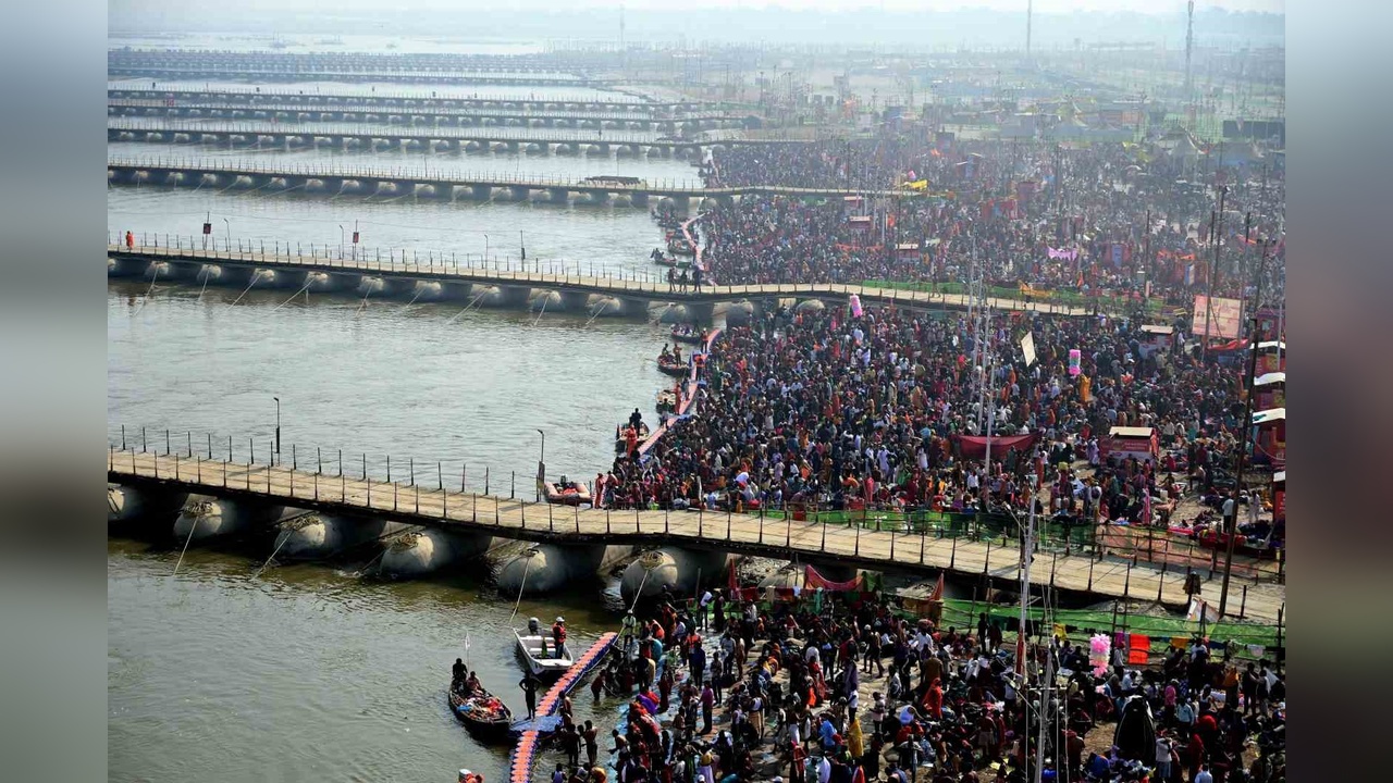 Hindu Festivali'nde İzdiham: 17 Kişi Hayatını Kaybetti