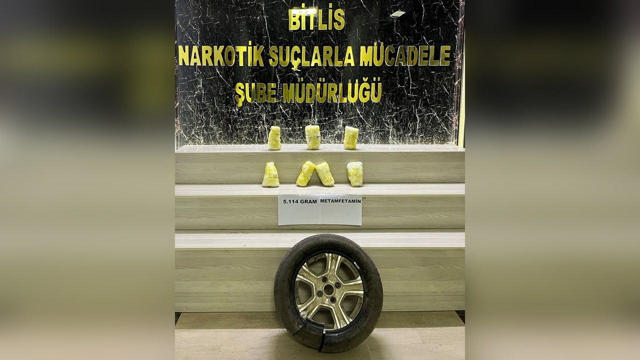 Uyuşturucu Operasyonu: Otomobil Lastiğinden Çıkan Maddeyle İki Kişi Tutuklandı