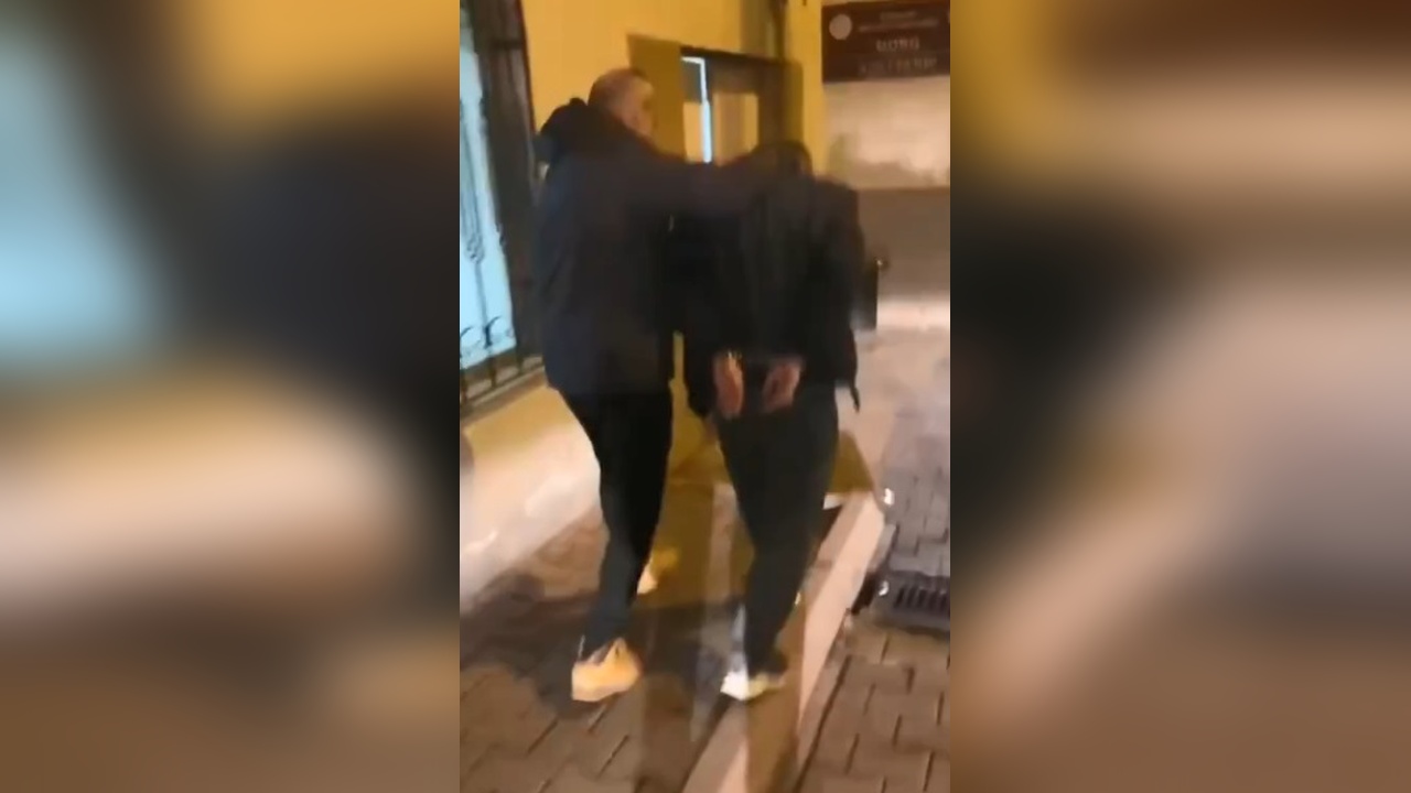 Husumet nedeniyle balkonda vurulan kişi hastaneye kaldırıldı