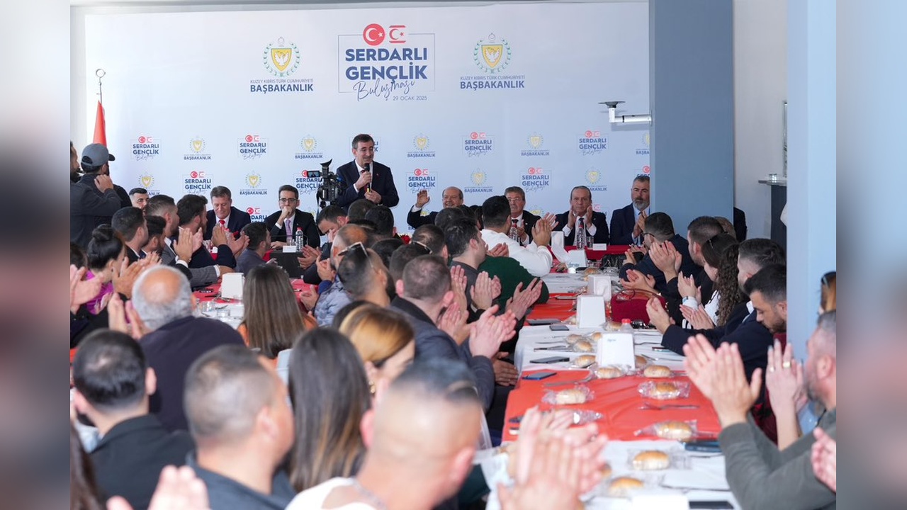 Cumhurbaşkanı Yardımcısı Yılmaz, KKTC'deki Gençlerle Buluştu