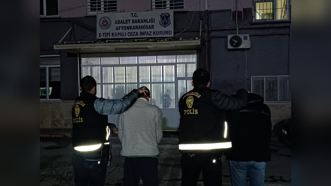 Pompalı Tüfekle Annesini Öldüren Genç Gözaltına Alındı
