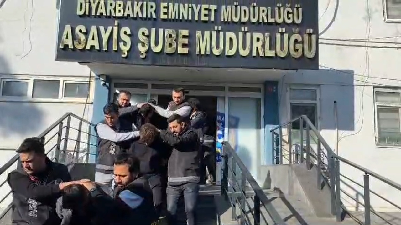 Sokakta Cinayet: Altı Şüpheli Gözaltına Alındı