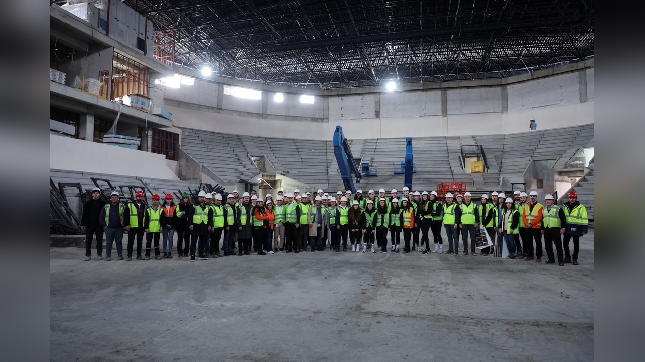 Eczacıbaşı Dynavit Sporcuları Yeni Salon İnşaatında