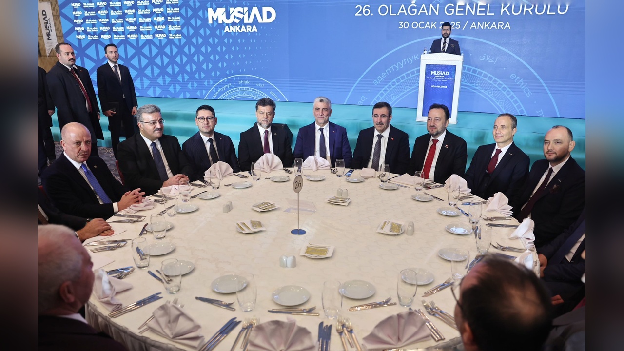 Dış Ticaret Açığı 82 Milyar Dolara İndi