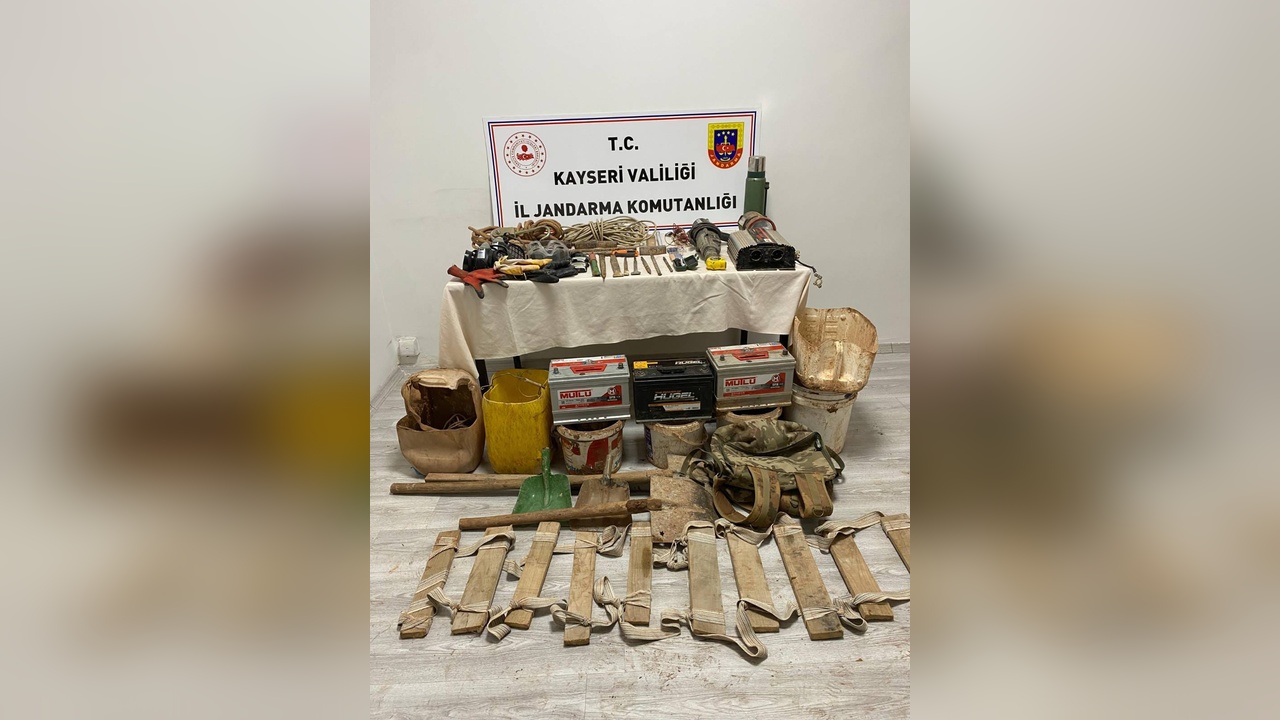 Define Avcıları Tümülüs Alanında Yakalandı