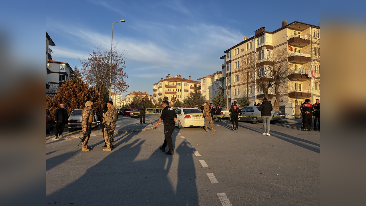 Kayseri'de Borç Nedeniyle Çıkan Kavga Üç Yaralıyla Sonuçlandı