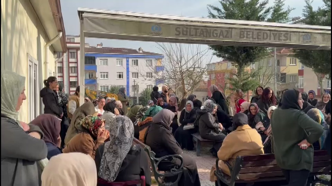 Eyüpsultan'da Öldürülen Aile Üyeleri Son Yolculuğuna Uğurlandı