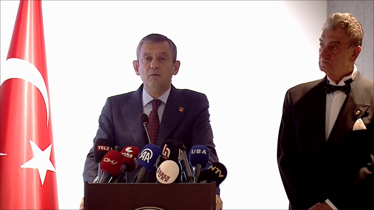 Özgür Özel'den Sert Uyarı: İhraç Süreci Başlayacak