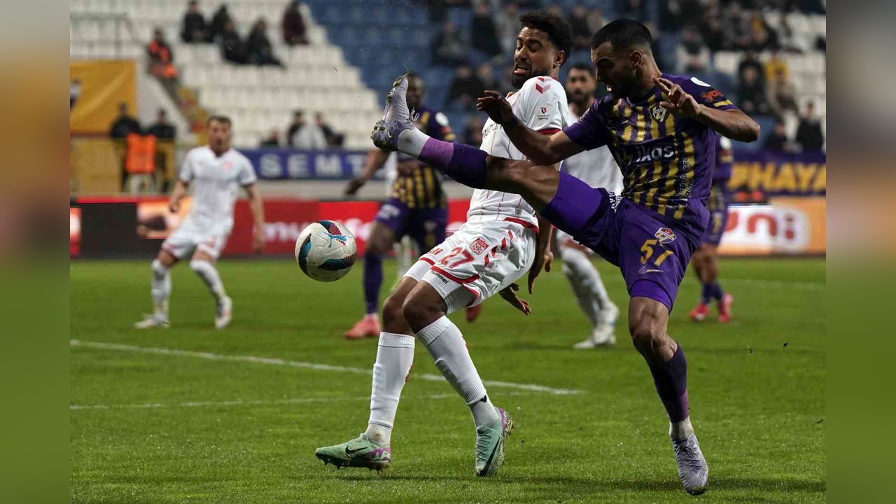Eyüpspor ve Sivasspor İlk Yarıda Beraberlikte Kaldı
