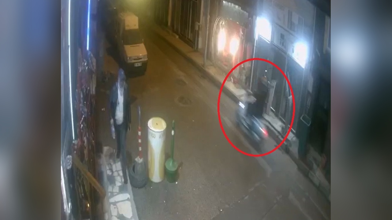 Motosikletli Saldırgan İşletme Sahibine Ateş Açtı