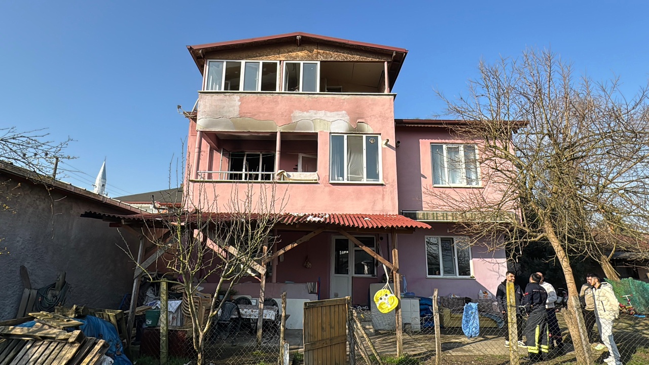 Yangın Felaketi: İki Kişi Dumandan Etkilendi